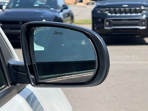 Used 2023 Jeep Compass Latitude w/ Sun and Sound Group image 15