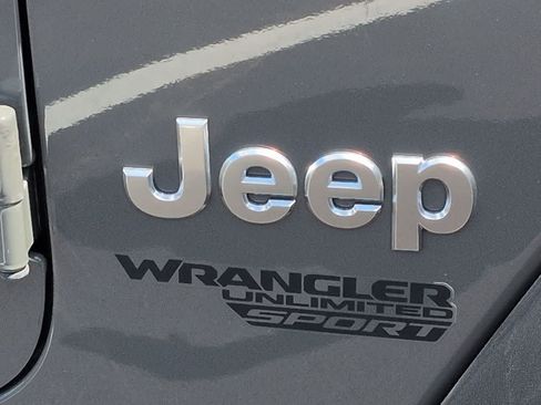 Used 2019 Jeep Wrangler Unlimited Sport AWD/4WD image 12