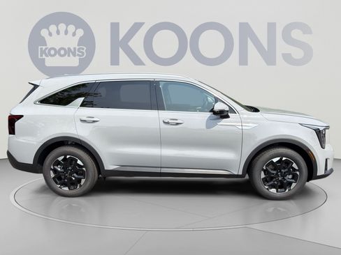 New 2026 Kia Sorento S FWD image 8