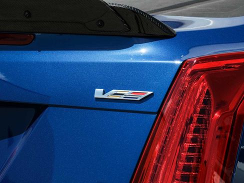 Used 2019 Cadillac ATS V w/ Luxury Package RWD image 37