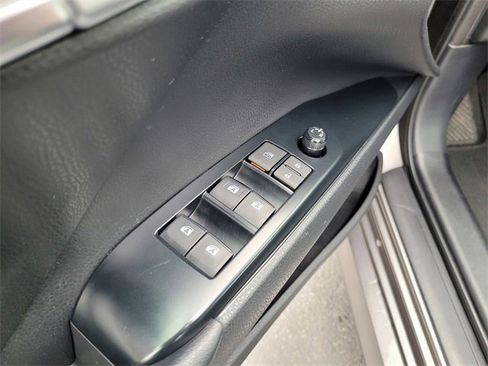 Used 2019 Toyota Camry LE image 26