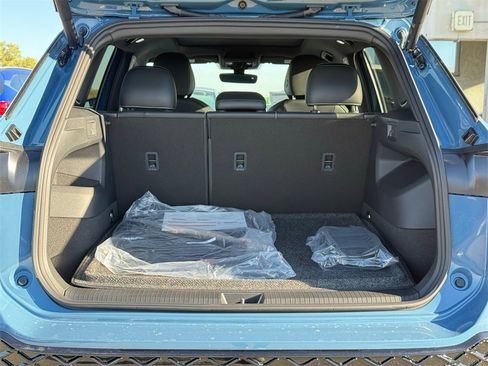 New 2026 Volkswagen Tiguan SE R-Line image 28