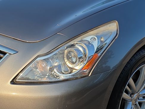 Used 2015 INFINITI Q40 w/ Navigation Package RWD image 28