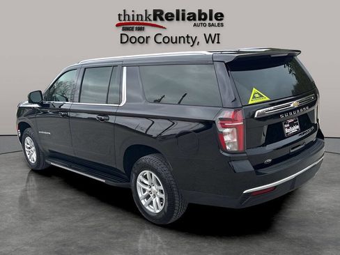 Used 2023 Chevrolet Suburban LT w/ Luxury Package AWD/4WD image 3