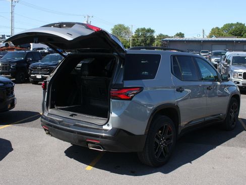 Used 2024 Chevrolet Traverse Premier w/ Redline Edition AWD/4WD image 7