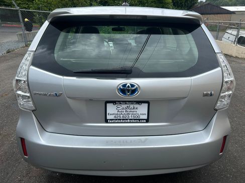Used 2012 Toyota Prius V Five FWD image 6