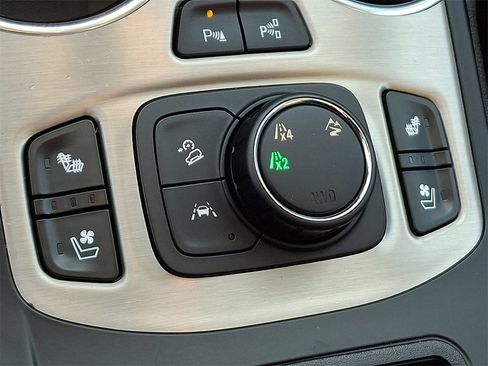 Used 2019 GMC Terrain Denali w/ Advanced Safety Package image 25