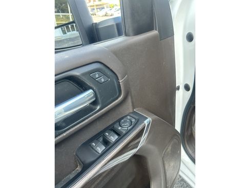 Used 2022 Chevrolet Silverado 2500 LT AWD/4WD image 16