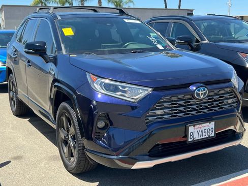 Used 2019 Toyota RAV4 XSE AWD/4WD image 3