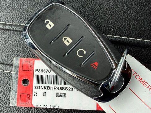 Used 2025 Chevrolet Blazer LT image 15