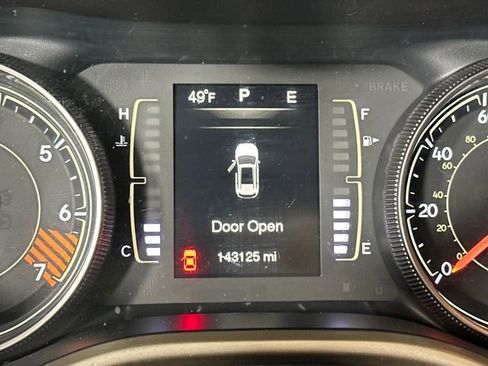 Used 2014 Jeep Cherokee Latitude image 18