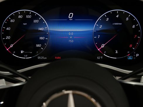 Used 2026 Mercedes-Benz Maybach SL 680 image 22