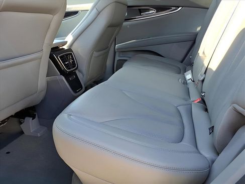 Certified 2021 Lincoln Nautilus Reserve image 16