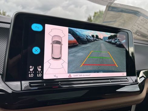 New 2026 Volkswagen Atlas Cross Sport SEL R-Line image 31