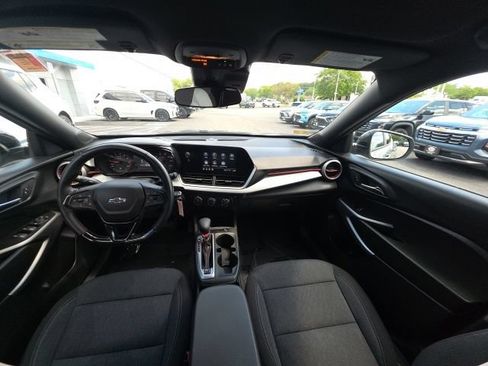 Used 2024 Chevrolet Trax RS FWD image 13