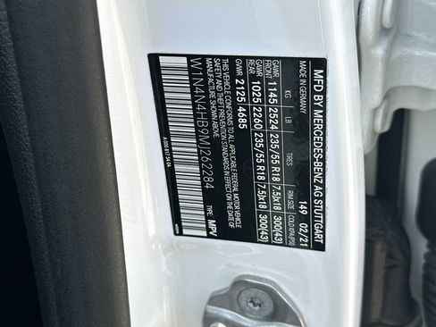 Certified 2021 Mercedes-Benz GLA 250 4MATIC w/ Premium Package image 33