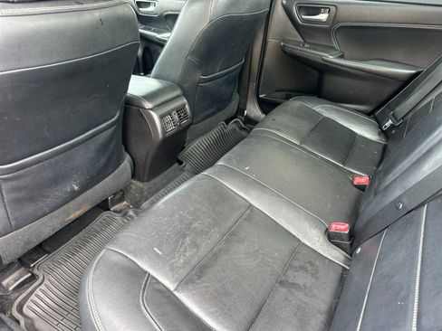 Used 2017 Toyota Camry XLE w/ Moonroof Package image 11