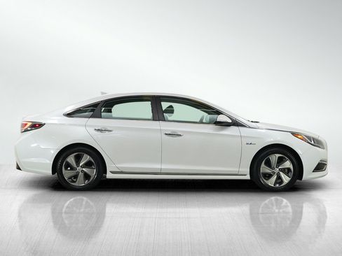 Used 2017 Hyundai Sonata Plug-In Hybrid FWD image 6