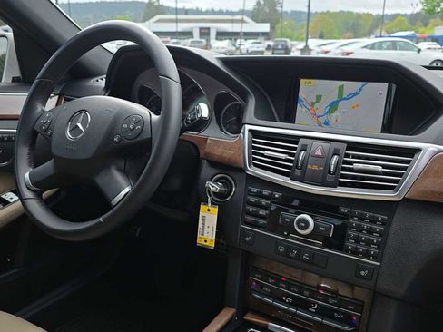 Used 2011 Mercedes-Benz E 350 Sedan image 11