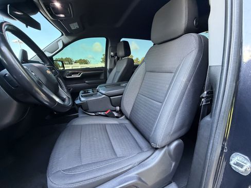 Used 2022 Chevrolet Silverado 1500 LT AWD/4WD image 7