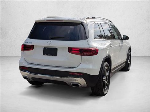 New 2026 Mercedes-Benz GLB 250 image 2