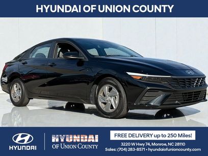 Certified 2025 Hyundai Elantra SE