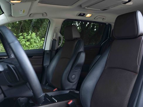 Certified 2025 Honda Odyssey Elite image 17