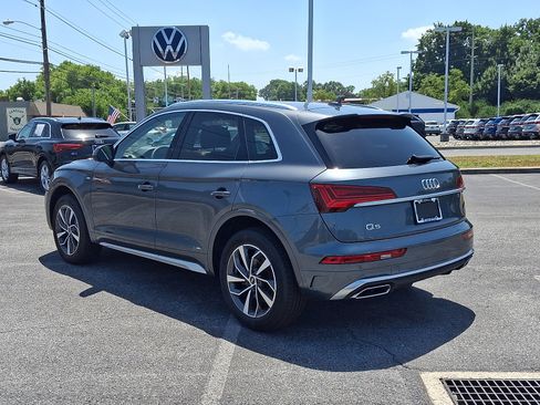 Used 2023 Audi Q5 2.0T Premium w/ Convenience Package AWD/4WD image 4