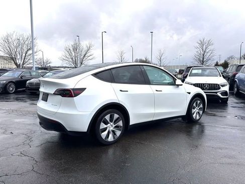 Used 2023 Tesla Model Y Long Range image 8