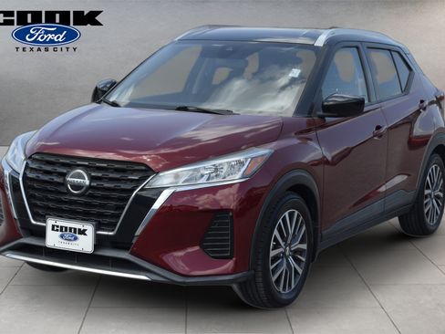 Used 2021 Nissan Kicks SV FWD image 1