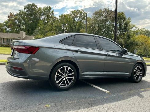 Used 2025 Volkswagen Jetta Sport image 5