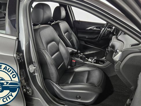 Used 2018 INFINITI QX30 AWD image 36