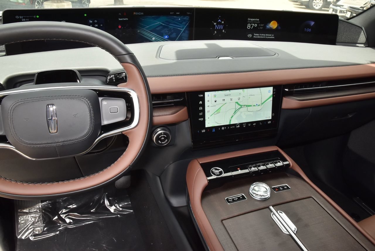 New 2026 Lincoln Navigator L Reserve AWD/4WD image 26