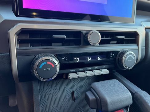 Used 2025 Toyota Tacoma TRD Off-Road image 21