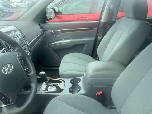 Used 2011 Hyundai Santa Fe GLS image 8