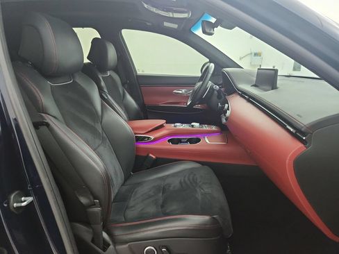 Used 2022 Genesis GV70 3.5T Sport w/ Sport Prestige Package AWD/4WD image 36