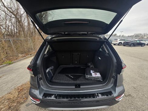 New 2026 Volkswagen Taos SE AWD/4WD image 12