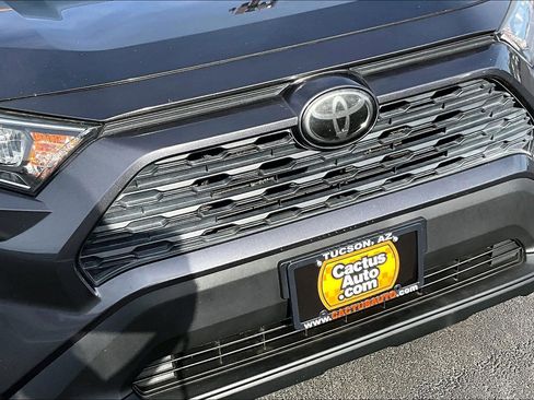 Used 2021 Toyota RAV4 XLE FWD image 8