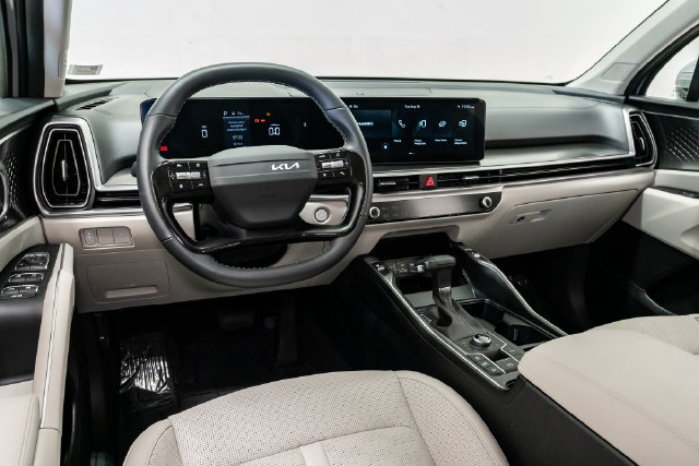 Used 2026 Kia Sorento S AWD/4WD image 7