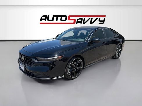 Used 2025 Honda Accord Sport image 3