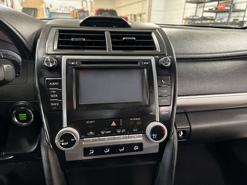 Used 2012 Toyota Camry SE w/ Leather Pkg FWD image 20