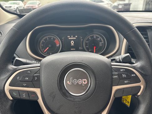 Used 2016 Jeep Cherokee Sport AWD/4WD image 20
