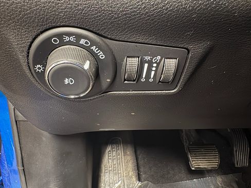 Used 2023 Jeep Compass Latitude w/ Convenience Group AWD/4WD image 14