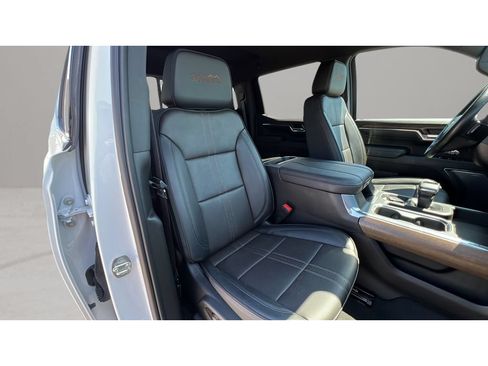 Certified 2023 Chevrolet Silverado 1500 High Country AWD/4WD image 32