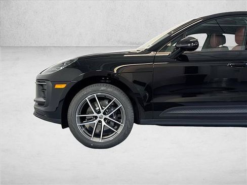 Used 2026 Porsche Macan AWD/4WD image 29
