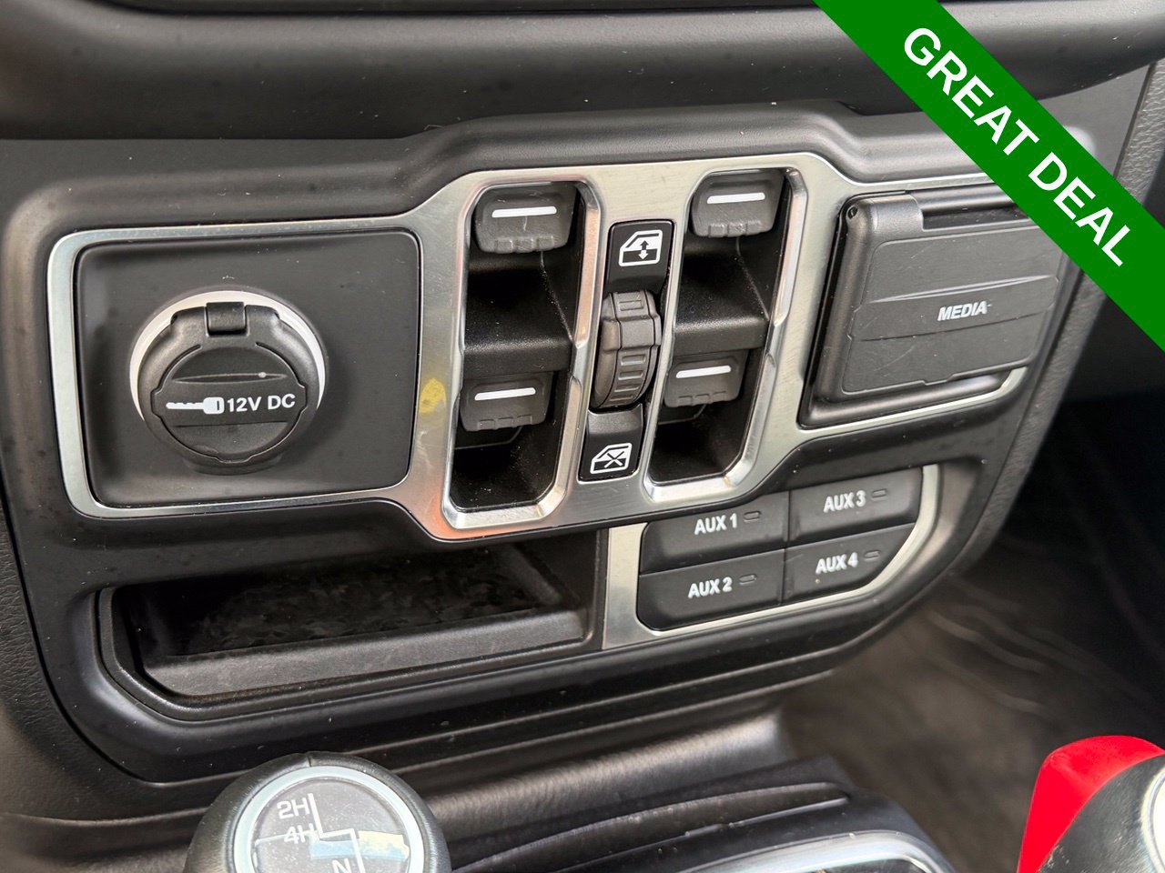 Used 2021 Jeep Wrangler Unlimited Sahara AWD/4WD image 26