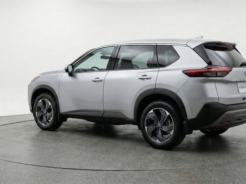 Used 2025 Nissan Rogue SV FWD image 6
