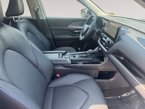 Used 2025 Toyota Grand Highlander FWD image 15