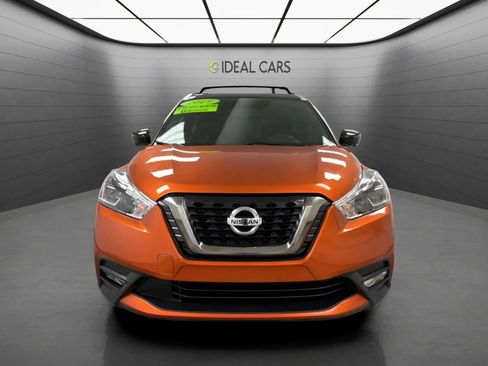 Used 2019 Nissan Kicks SR w/ Exterior Package FWD image 2