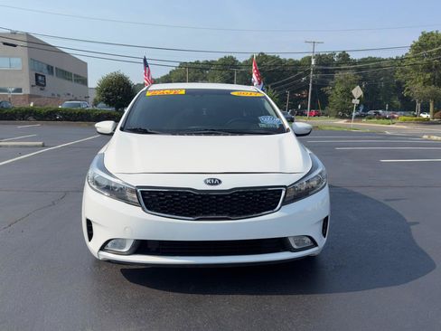 Used 2017 Kia Forte S w/ S Technology Package FWD image 2